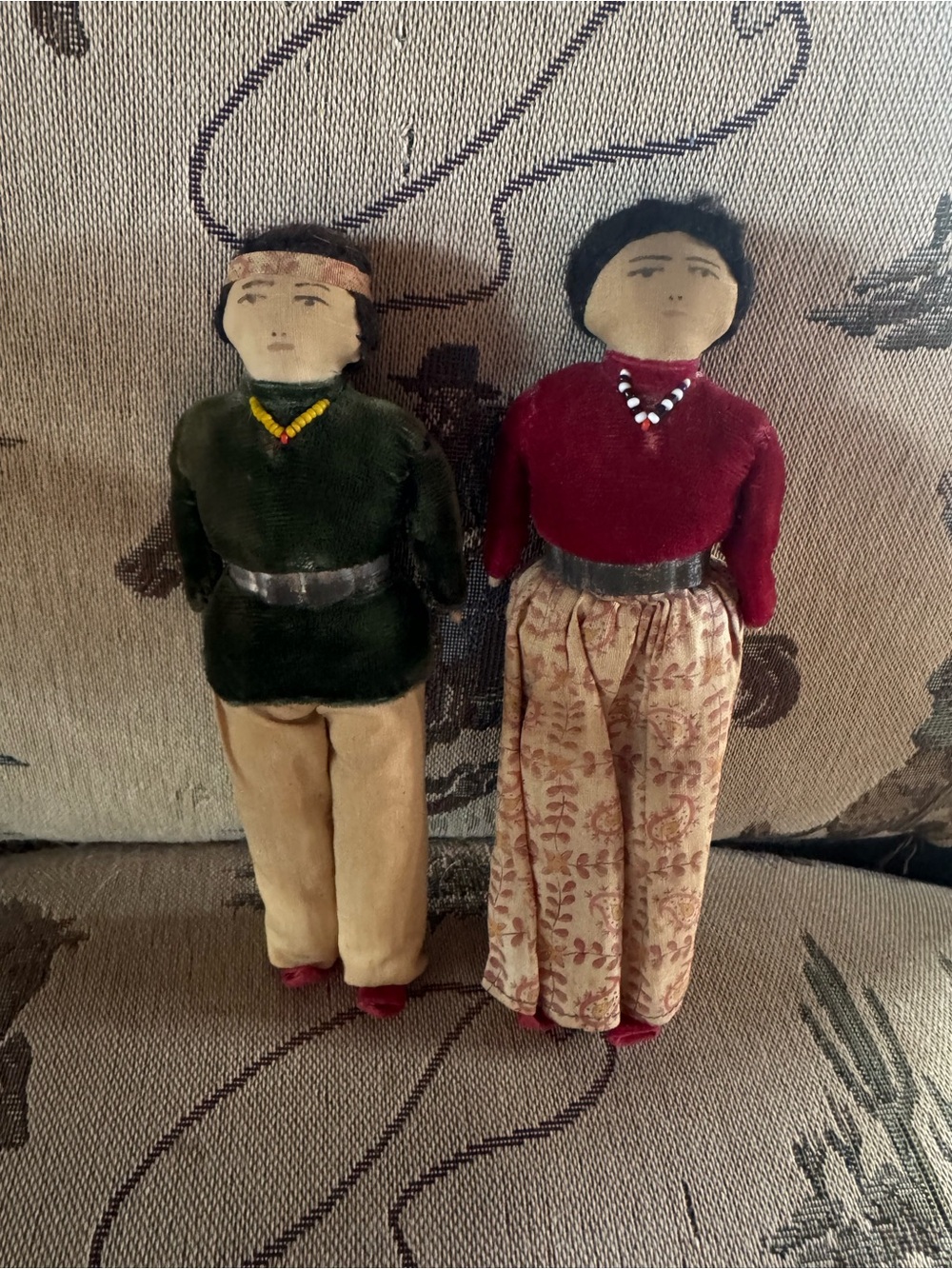 Vintage native American Navaho Souvenir Dolls matching Pair Great Condition!